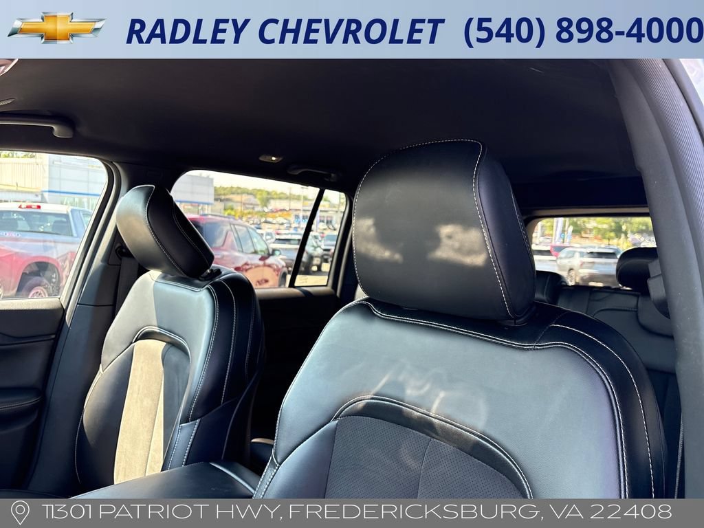 Used 2024 Jeep Grand Cherokee Altitude AWD/4WD image 2