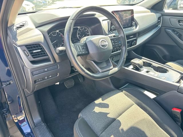 Used 2025 Nissan Rogue SV FWD image 24