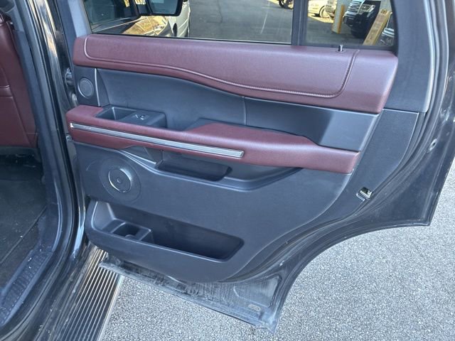 Used 2023 Ford Expedition Limited image 25