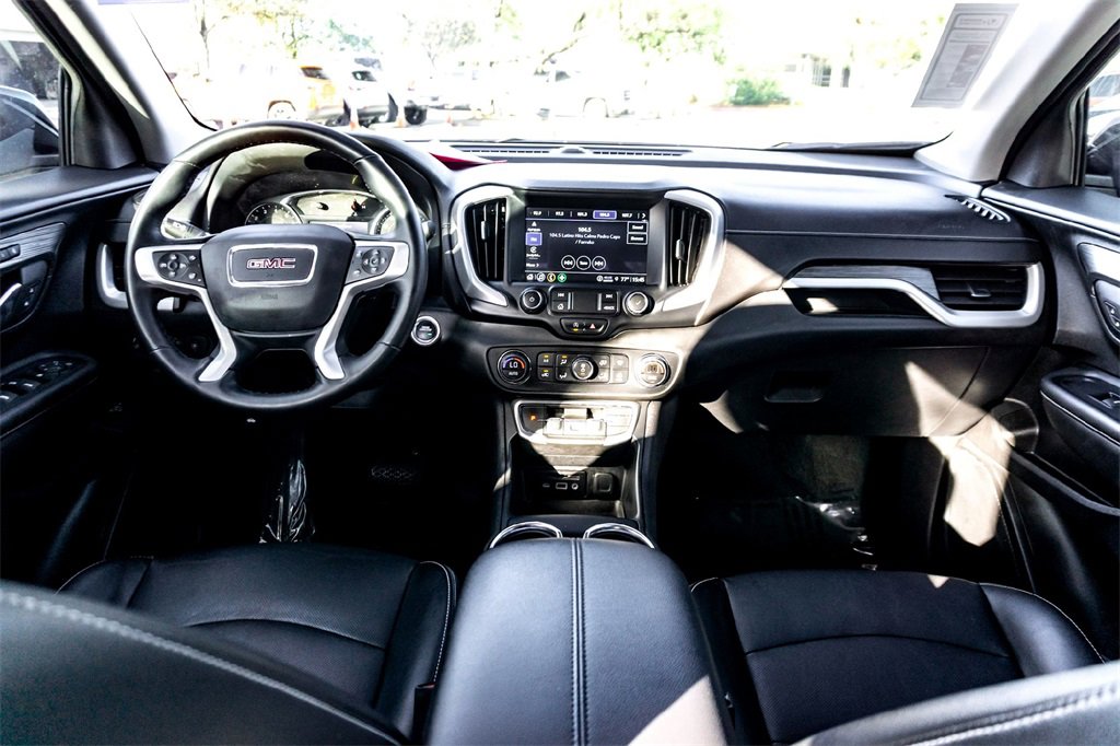 Used 2024 GMC Terrain SLT image 29
