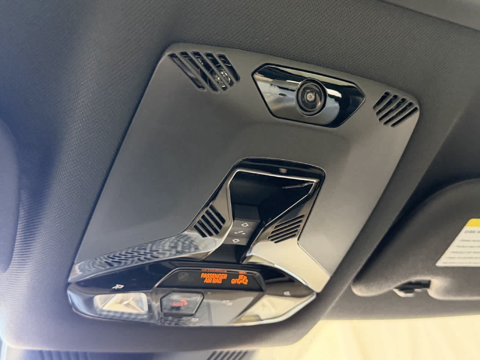 Used 2025 MINI Cooper 2-Door Hardtop FWD image 17