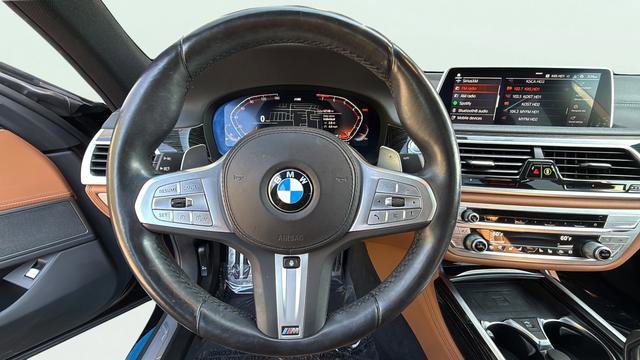 Used 2022 BMW 740i w/ M Sport Package RWD image 15
