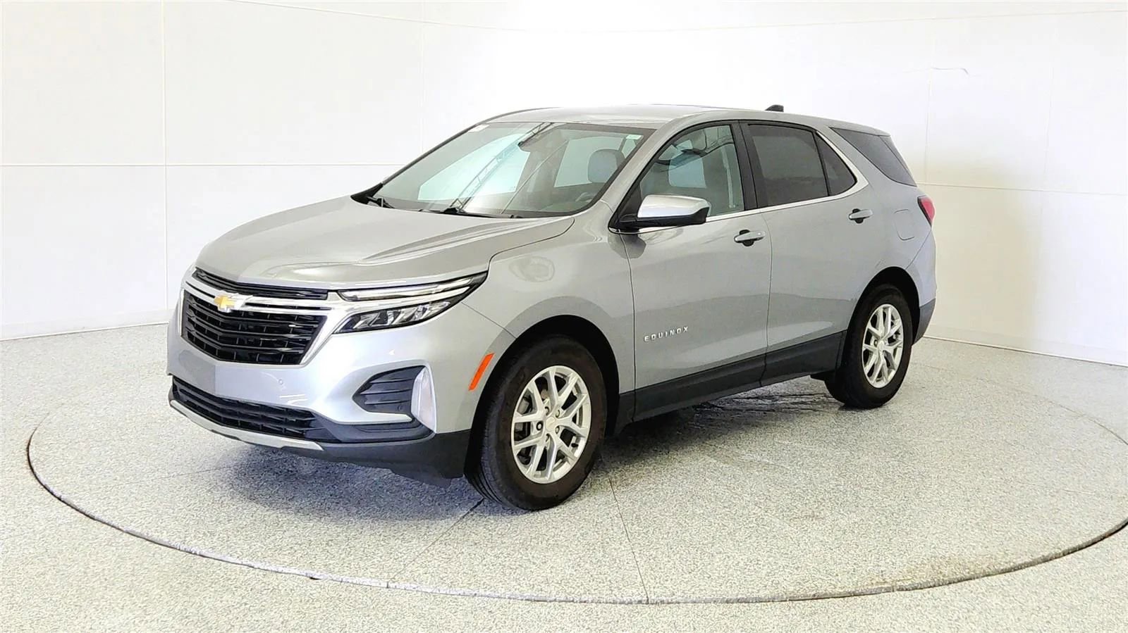 Used 2024 Chevrolet Equinox LT w/ LPO, Floor Liner Package image 3