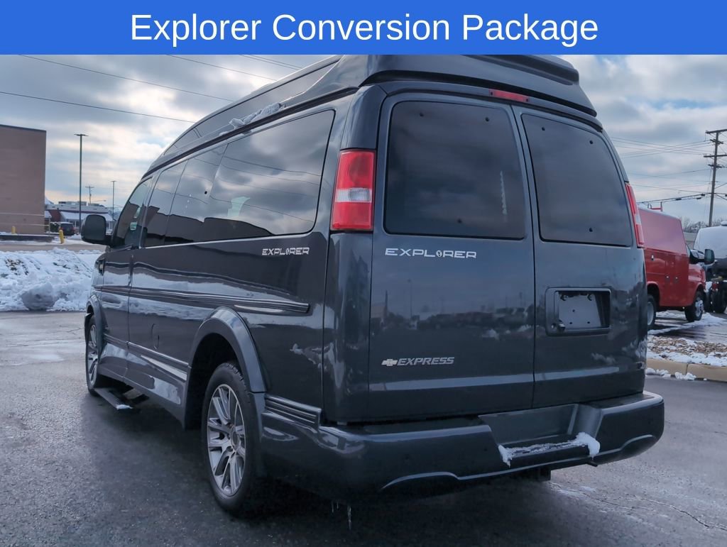 Used 2019 Chevrolet Express 2500 image 5