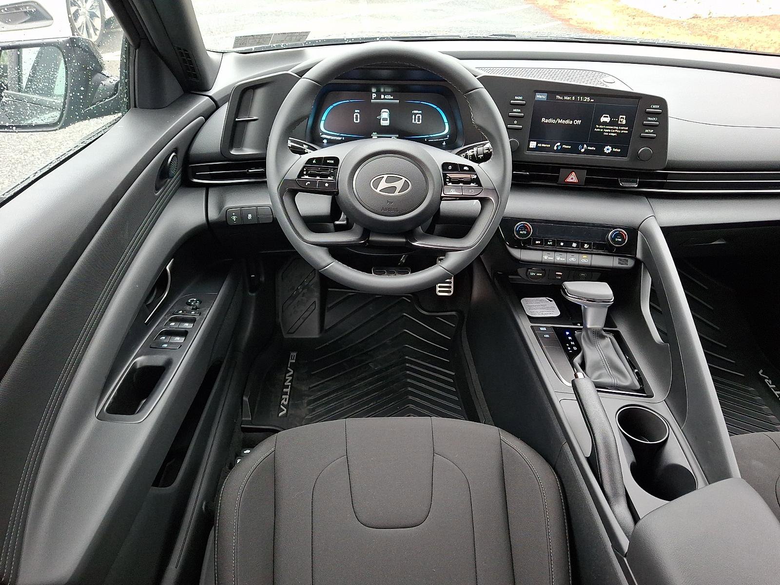 New 2026 Hyundai Elantra Sport image 7