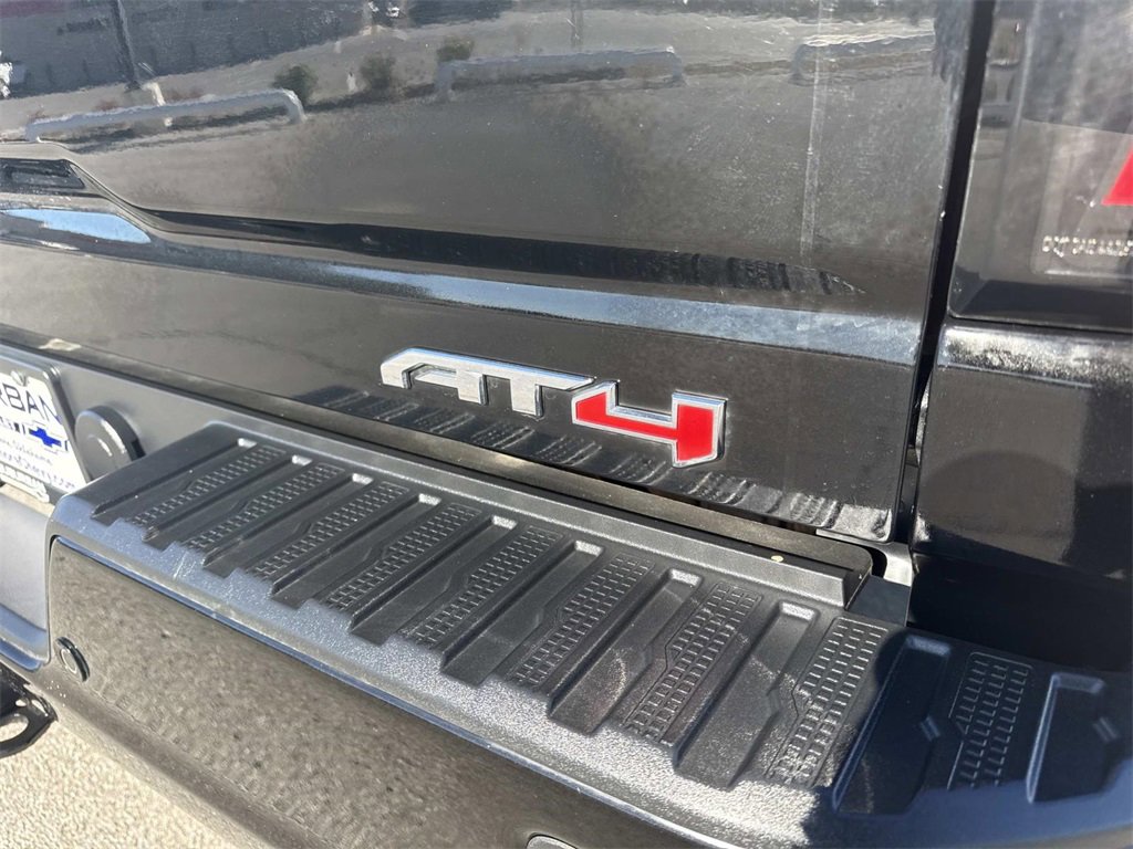 Used 2024 GMC Sierra 2500 AT4 w/ AT4 Premium Plus Package image 5