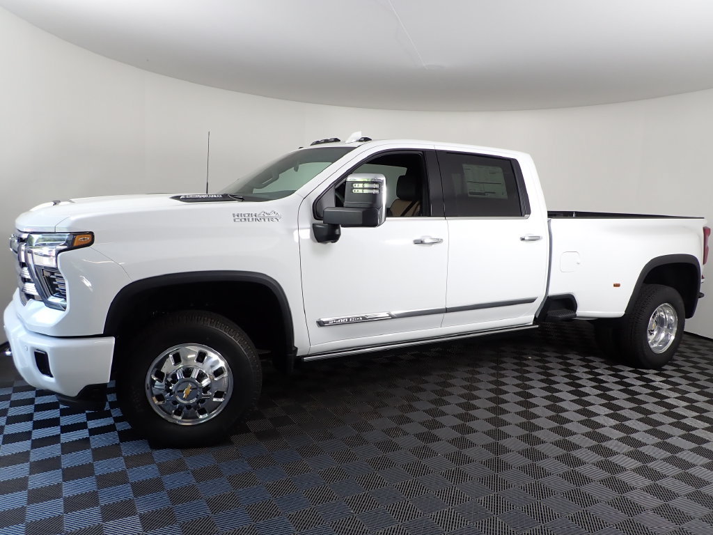 New 2026 Chevrolet Silverado 3500 High Country AWD/4WD image 11