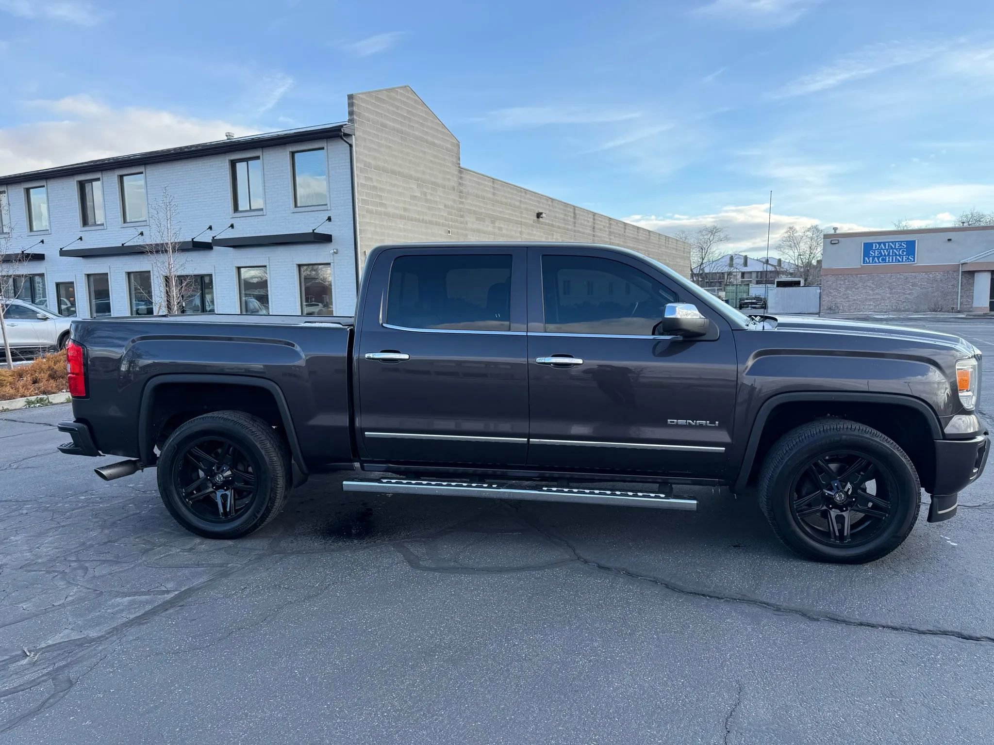 Used 2014 GMC Sierra 1500 Denali w/ Suspension Package, Off-Road image 4