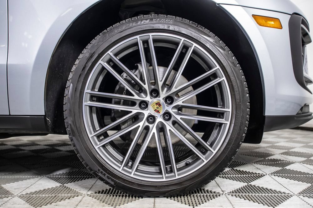 Used 2024 Porsche Macan AWD/4WD image 42