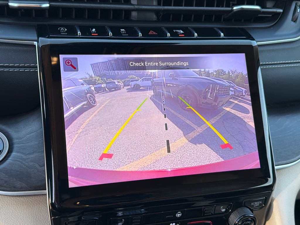 Used 2022 Jeep Grand Cherokee Limited AWD/4WD image 30