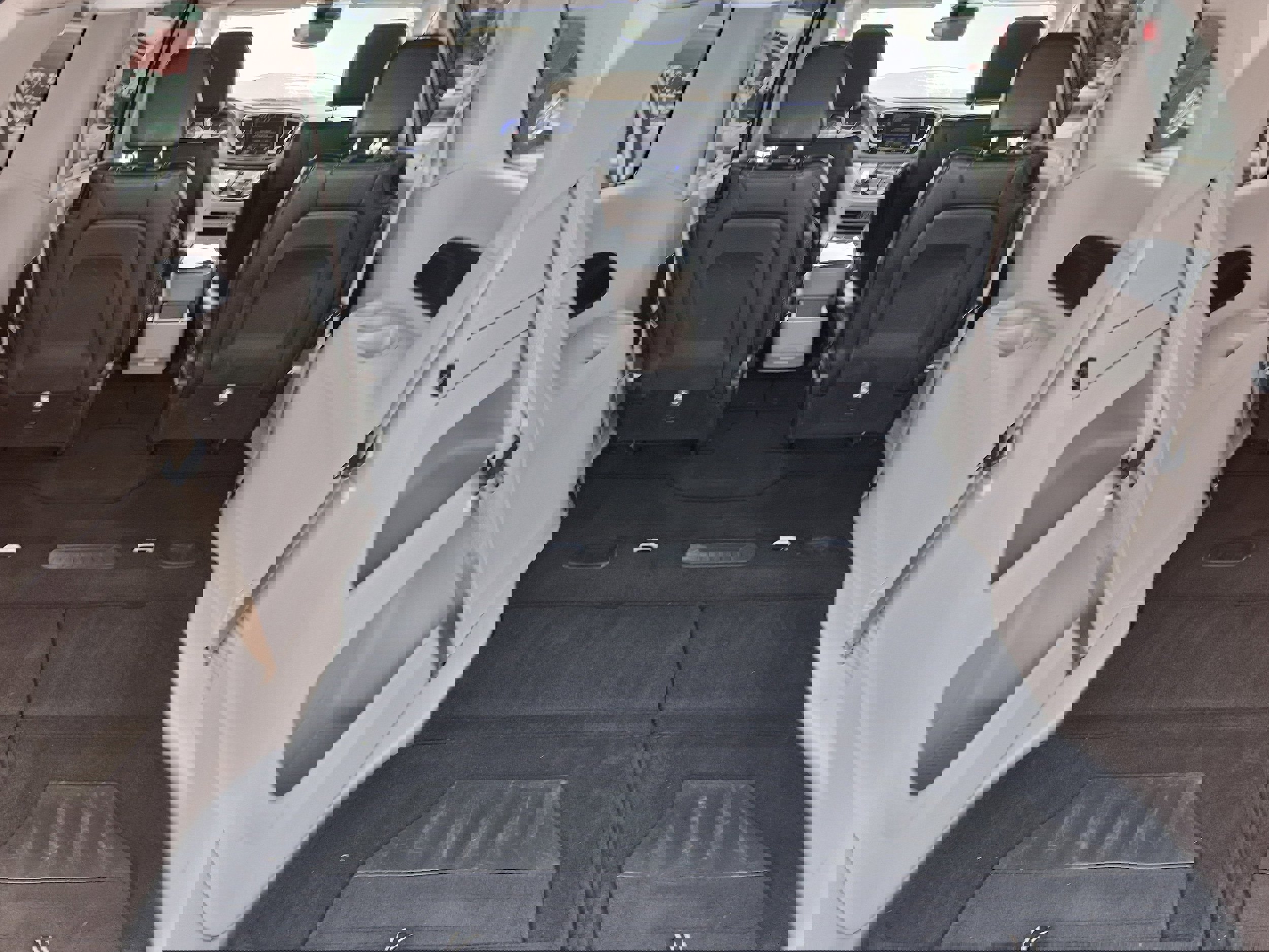 Used 2023 Chrysler Pacifica Touring-L FWD image 17