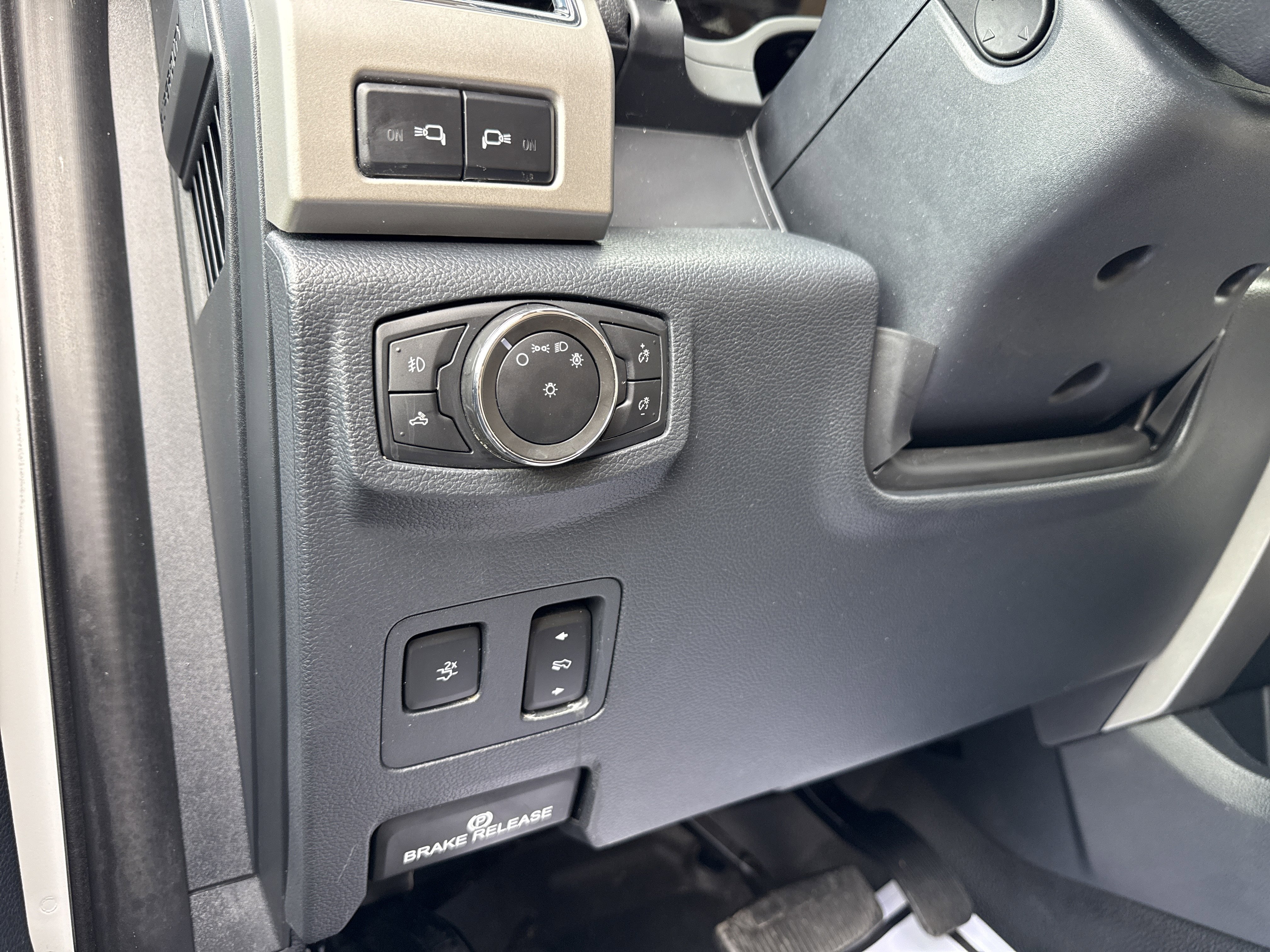 Used 2022 Ford F250 Lariat w/ Lariat Ultimate Package image 24