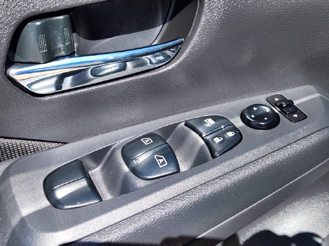 Used 2023 Nissan Kicks SV FWD image 26
