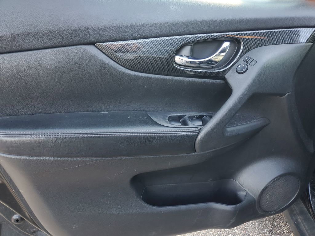 Used 2015 Nissan Rogue SL image 10