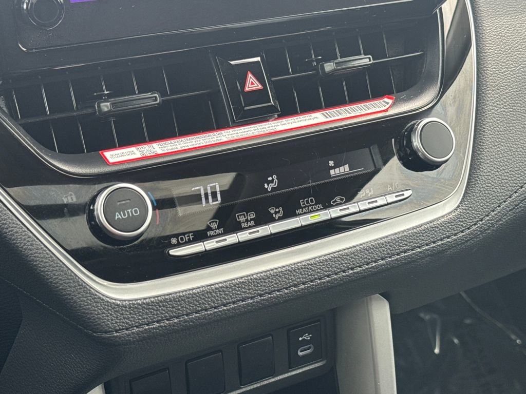 Used 2025 Toyota Corolla Cross LE w/ Moonroof Package image 25