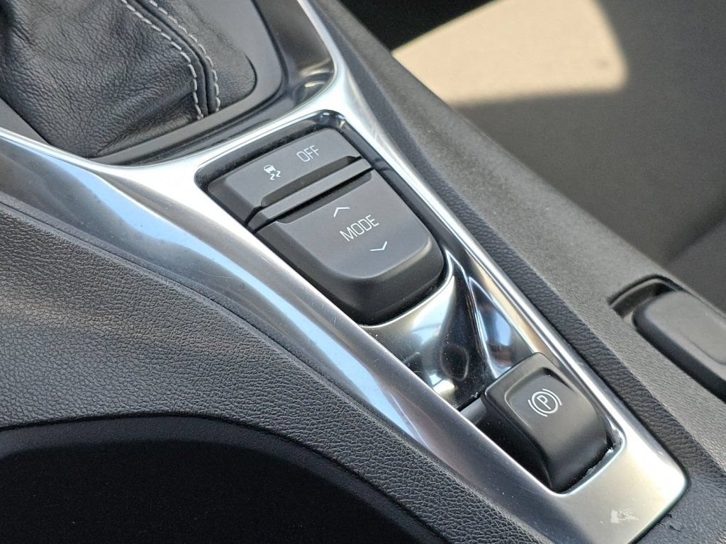 Used 2018 Chevrolet Camaro SS RWD image 28
