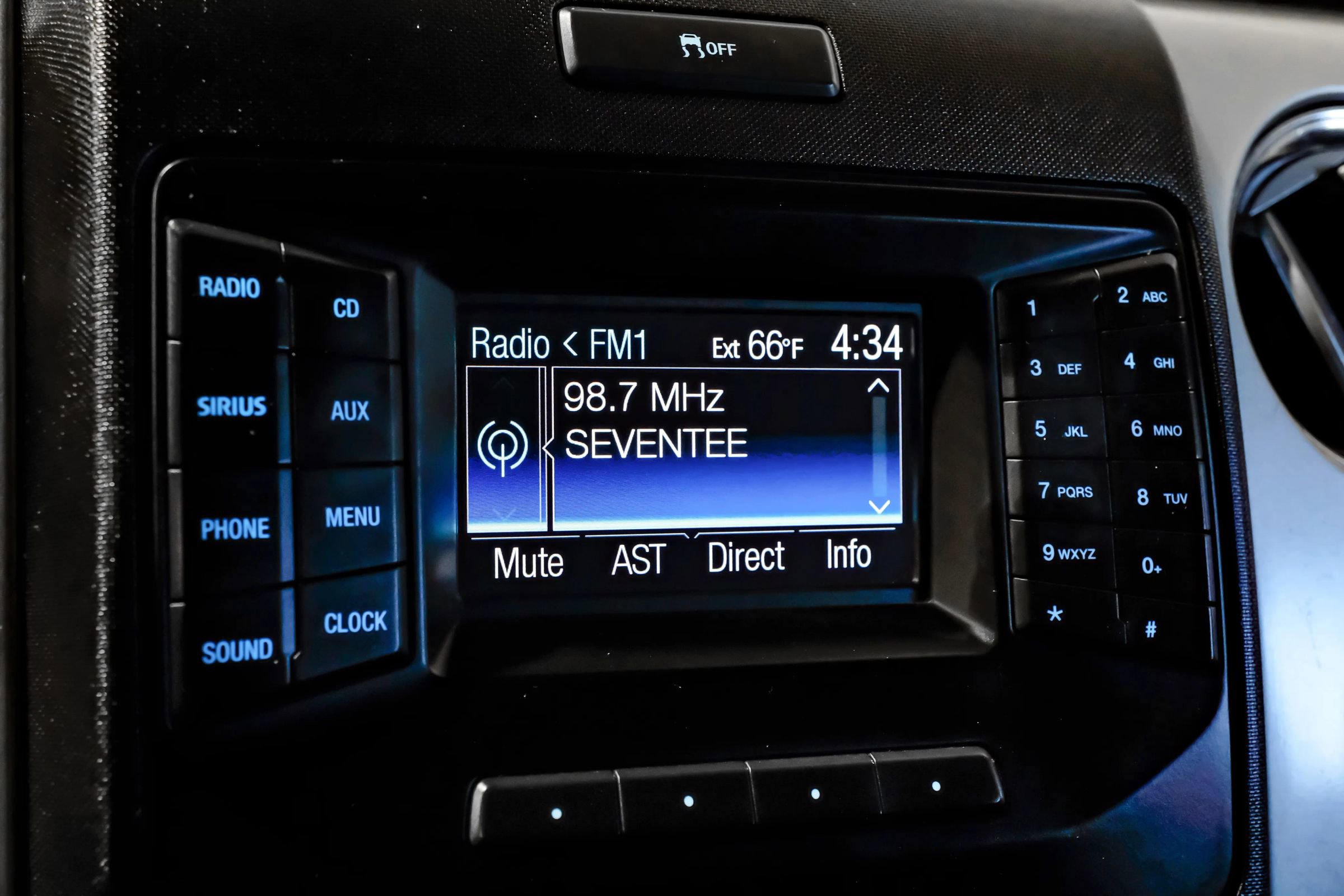 Used 2013 Ford F150 XLT w/ Luxury Equipment Group image 28