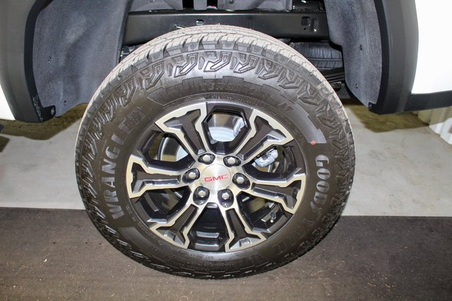 Used 2025 GMC Canyon AT4 w/ LPO, Off Road Lift Package image 20