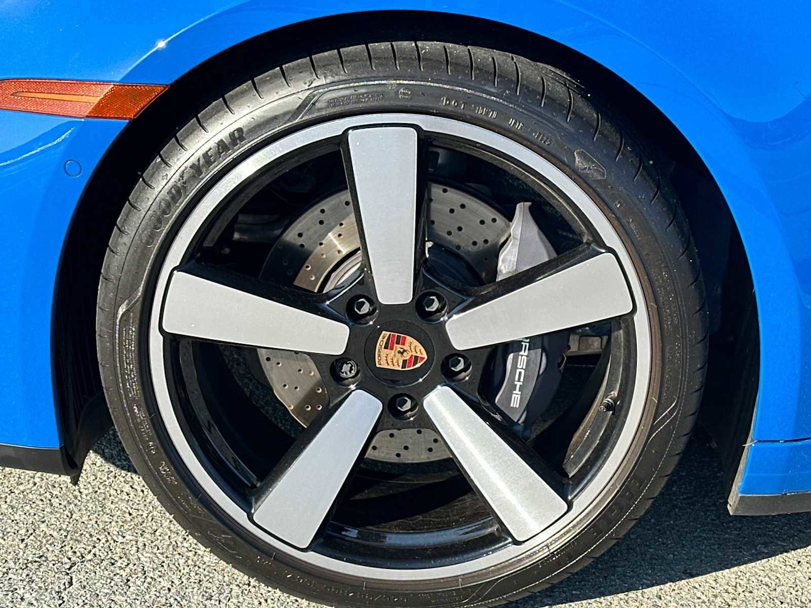 Used 2025 Porsche 911 Carrera RWD image 12