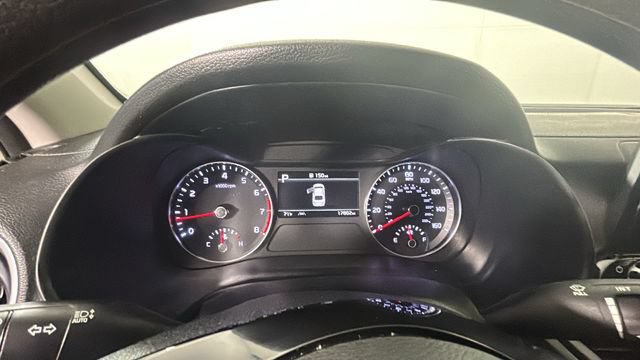 Used 2024 Kia Forte LXS w/ LXS Technology Package FWD image 17