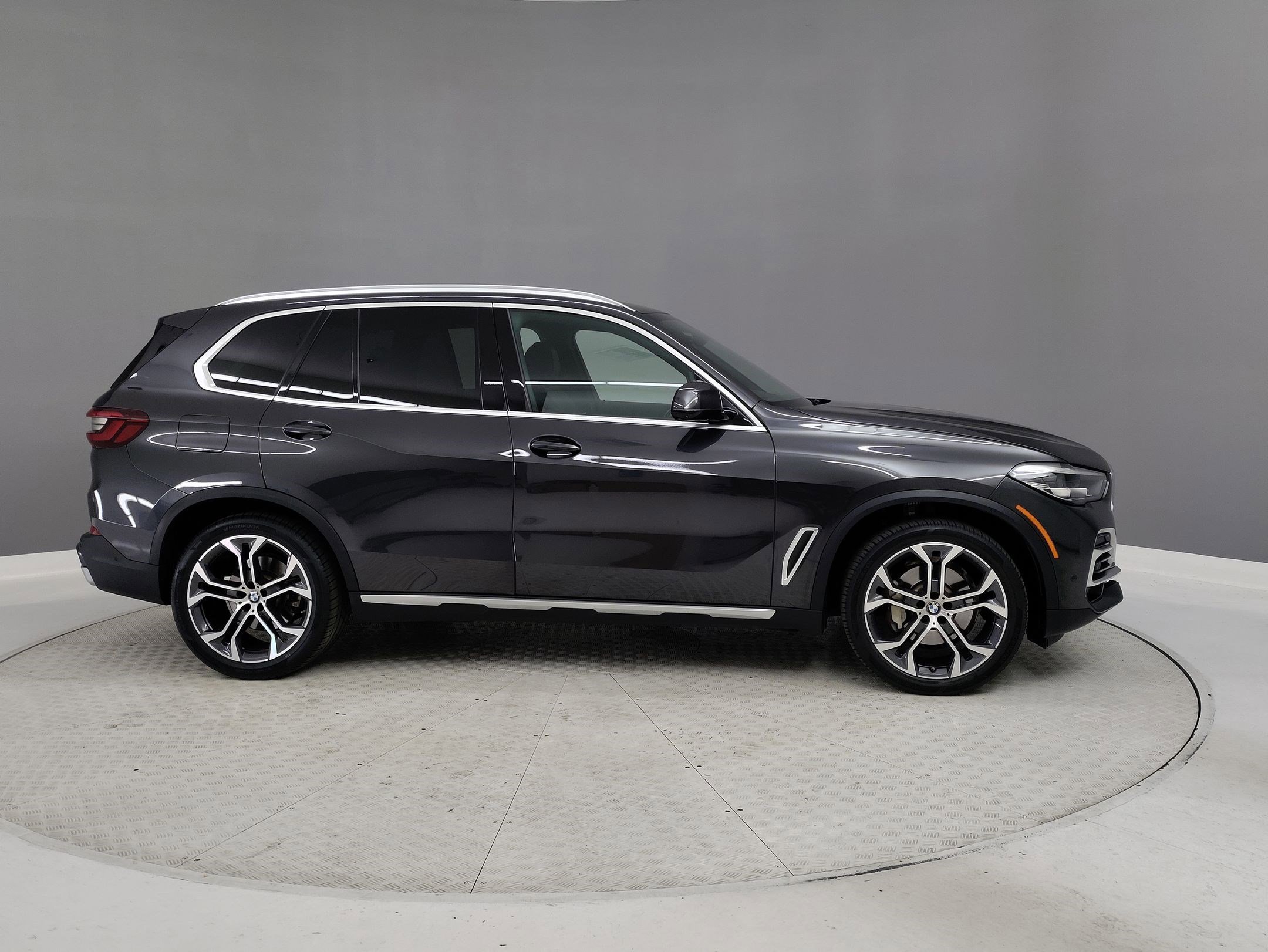 Certified 2023 BMW X5 sDrive40i w/ Parking Assistance Package image 5