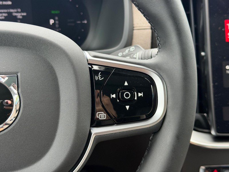New 2026 Volvo XC90 T8 Plus w/ Protection Package AWD/4WD image 12
