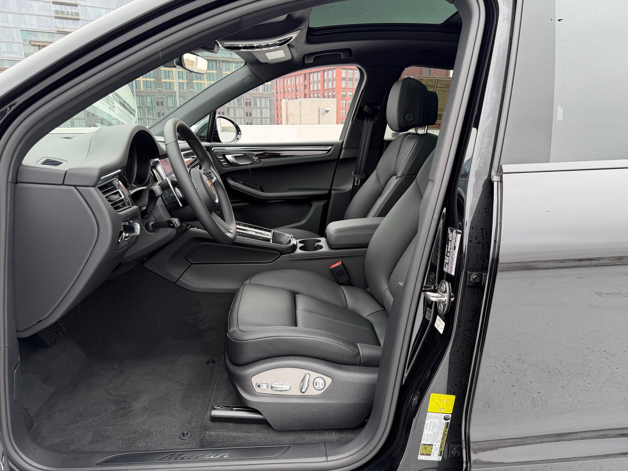 New 2026 Porsche Macan AWD/4WD image 5