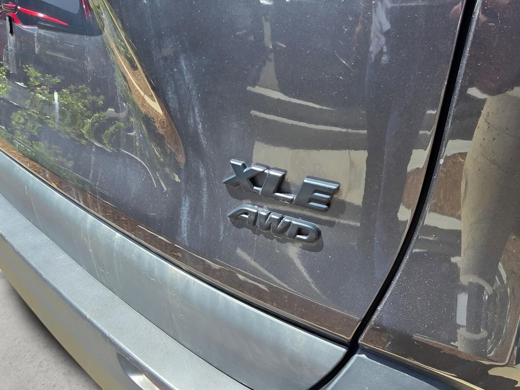 Used 2021 Toyota RAV4 XLE AWD/4WD image 20