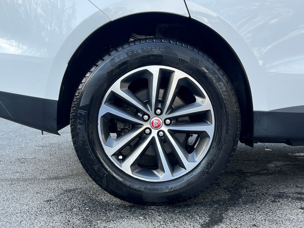 Used 2019 Jaguar F-PACE Premium image 10