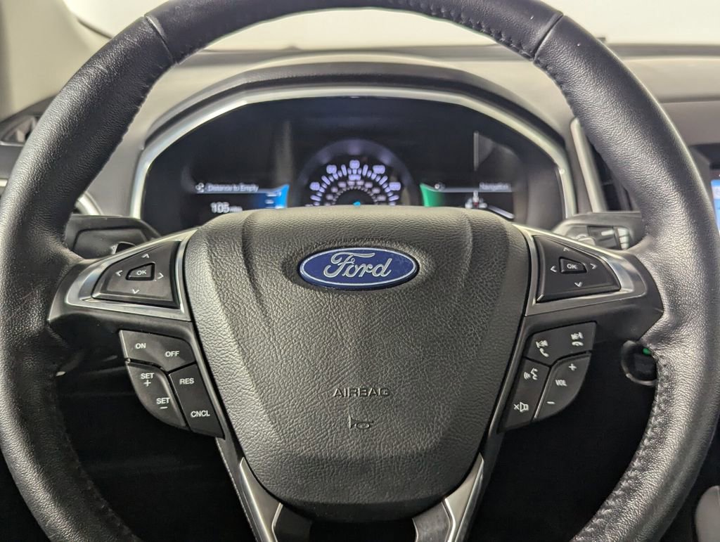 Used 2018 Ford Edge Titanium w/ Equipment Group 301A image 16