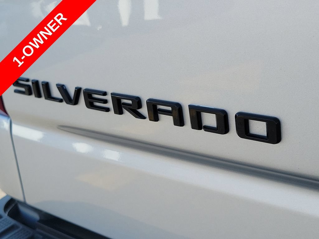 Used 2022 Chevrolet Silverado 1500 Custom w/ LPO, Dark Essentials Package RWD image 9