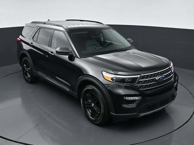 Used 2023 Ford Explorer XLT w/ Equipment Group 202A AWD/4WD image 39