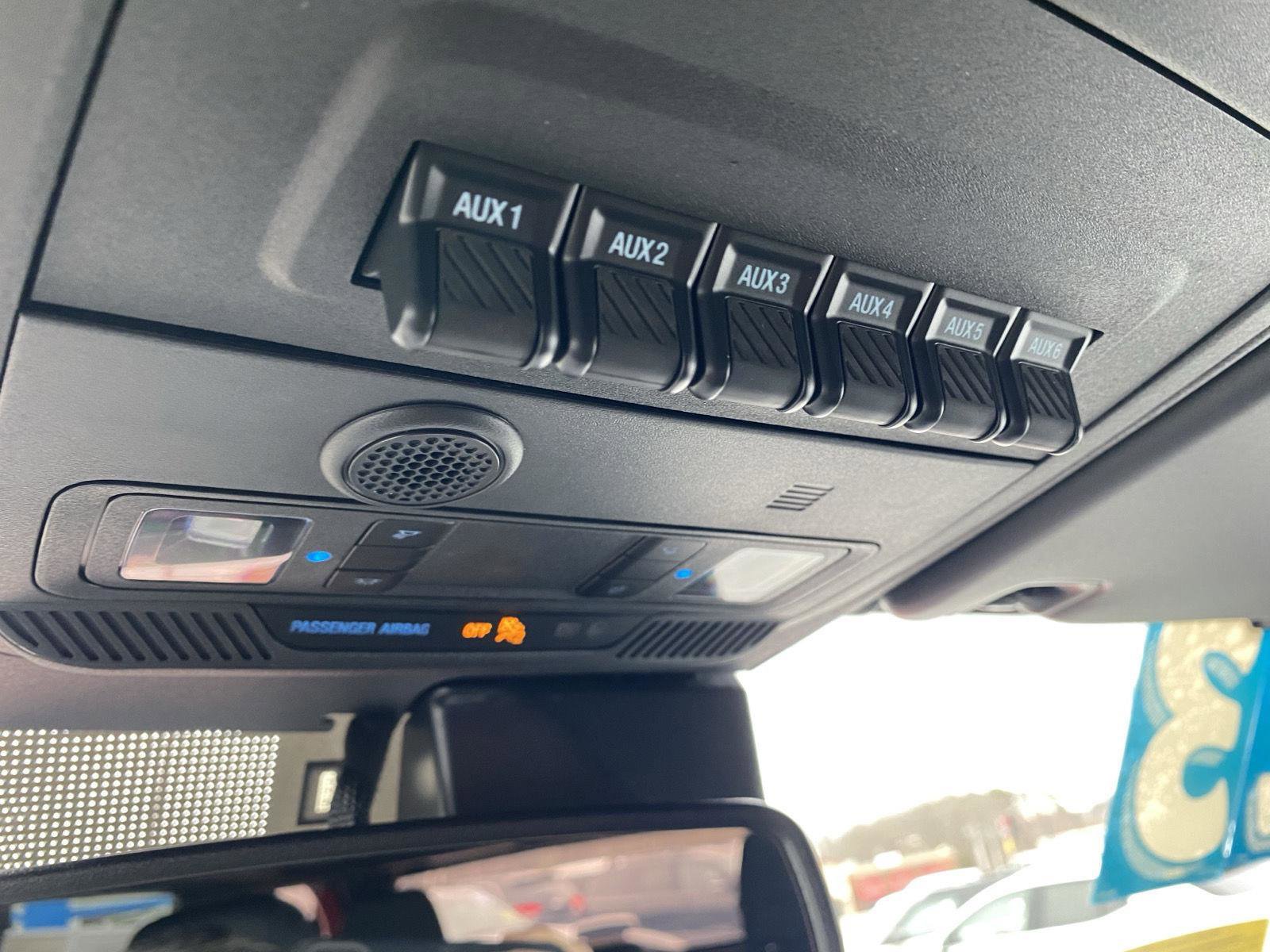 Used 2023 Ford Bronco Badlands image 28