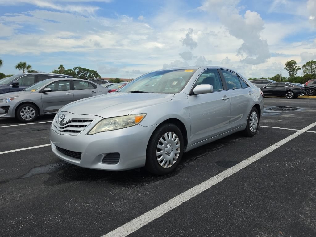 Used 2010 Toyota Camry LE FWD image 6