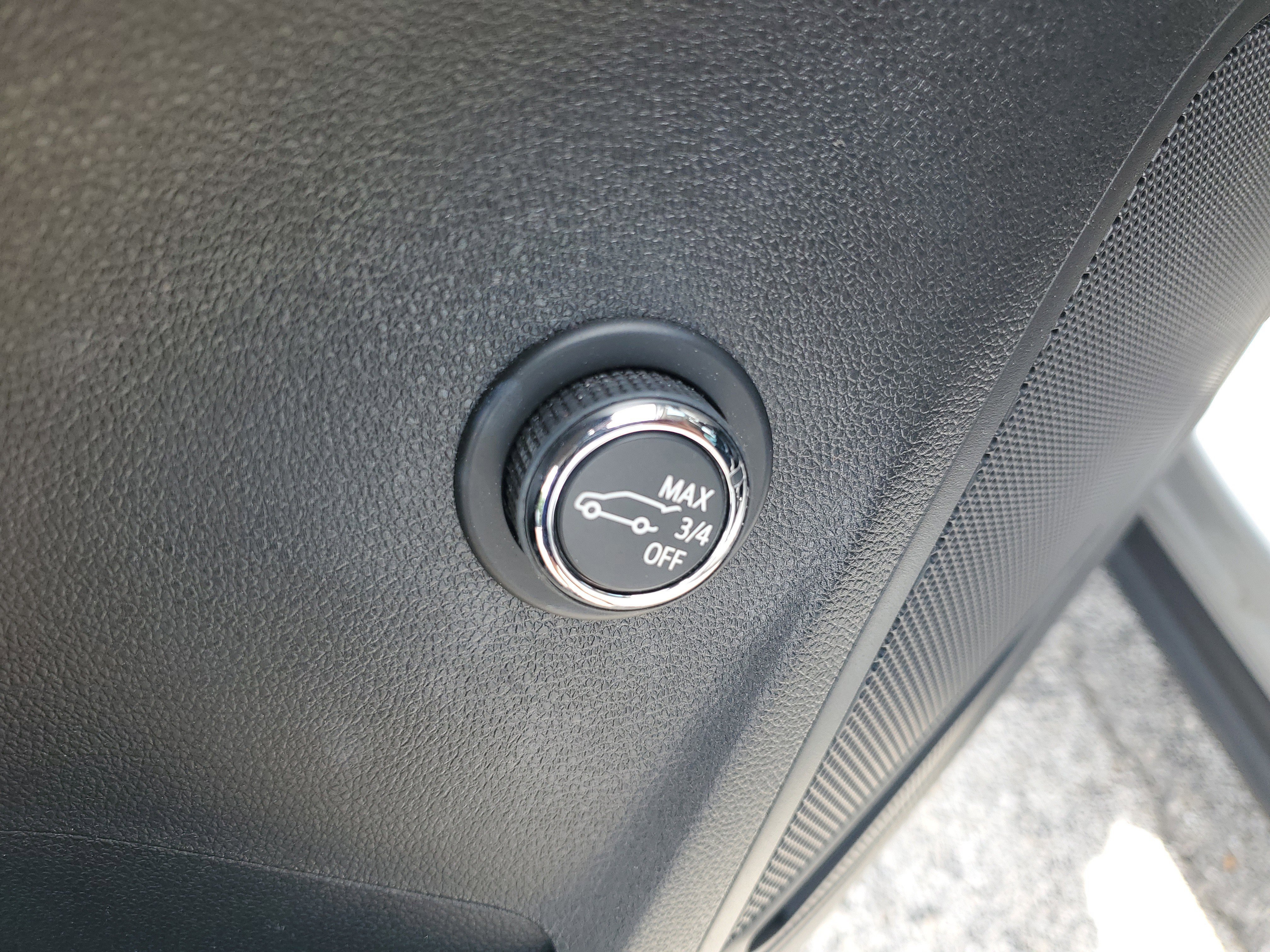 Used 2023 Buick Envision Essence image 12