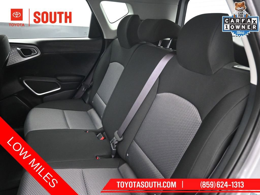 Used 2025 Kia Soul LX w/ LX Technology Package FWD image 22