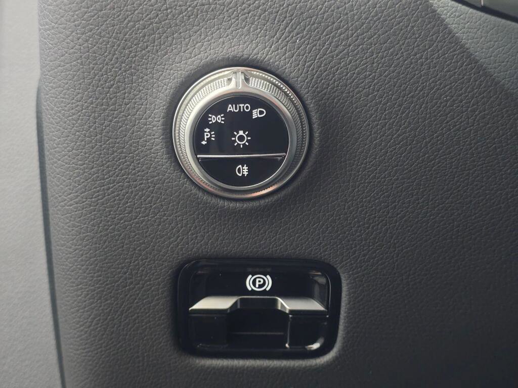 New 2026 Mercedes-Benz GLC 300 4MATIC image 23