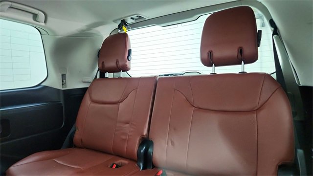 Used 2021 Lexus LX 570 4WD w/ 3rd Row & Luxury Pkg image 30