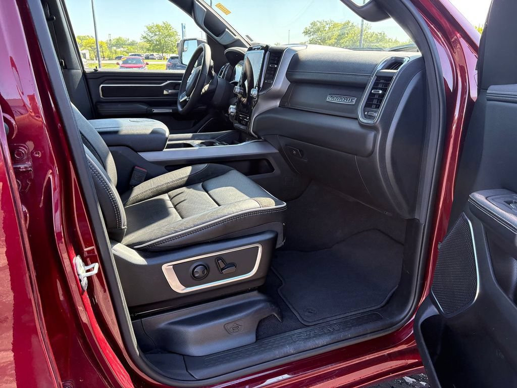 Used 2025 RAM 1500 Laramie AWD/4WD image 10