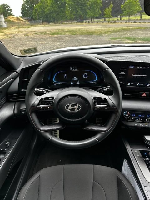 Used 2025 Hyundai Elantra Sport FWD image 25