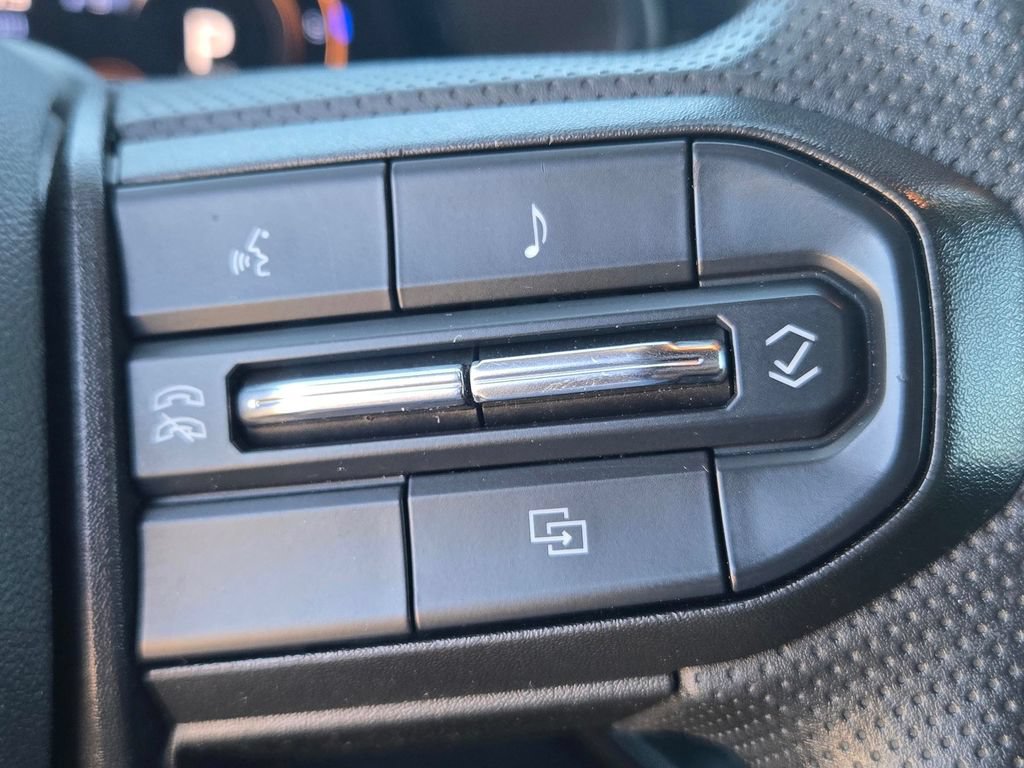 Used 2024 Chevrolet Colorado W/T RWD image 17