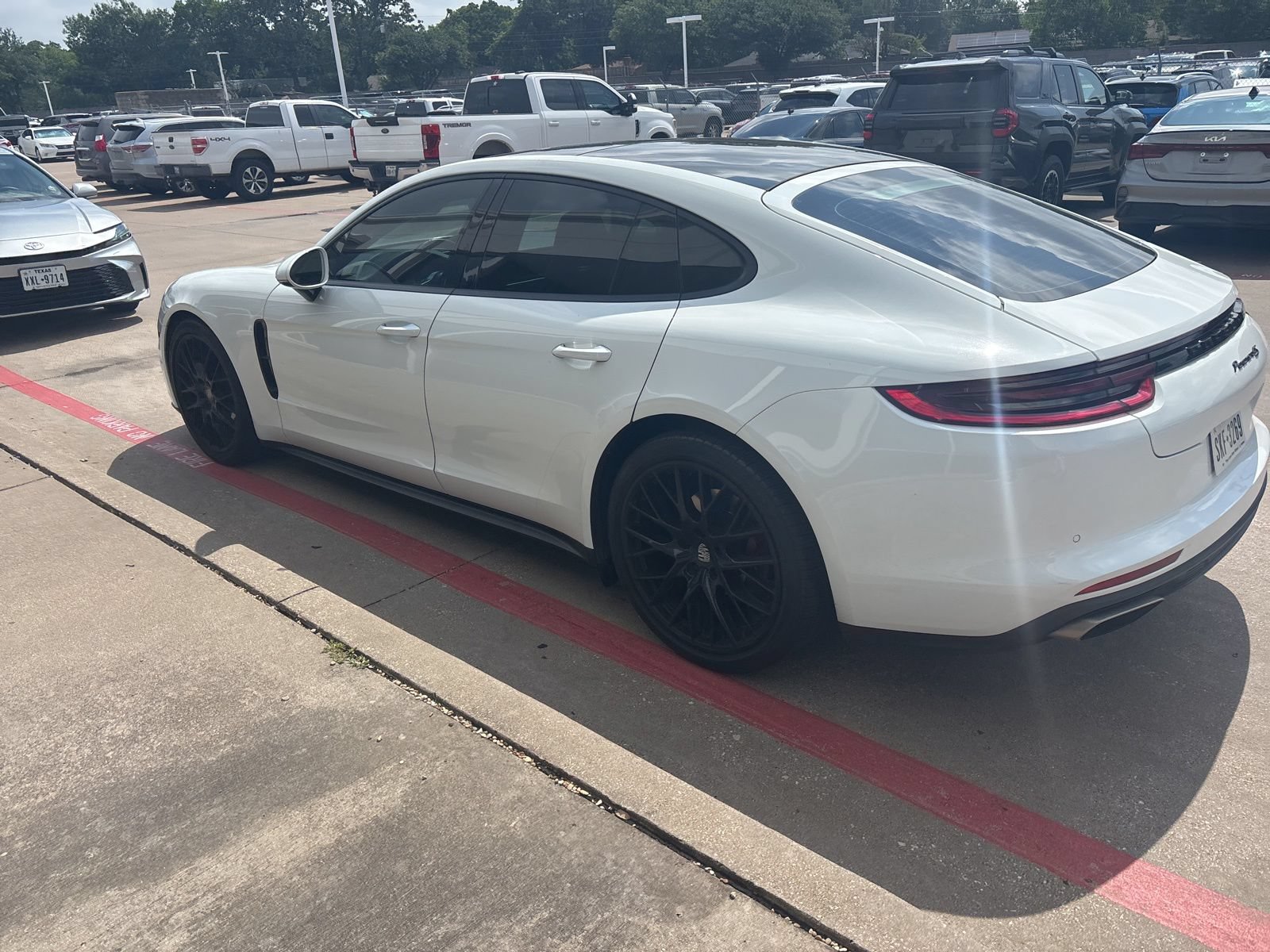 Used 2019 Porsche Panamera 4 AWD/4WD image 5
