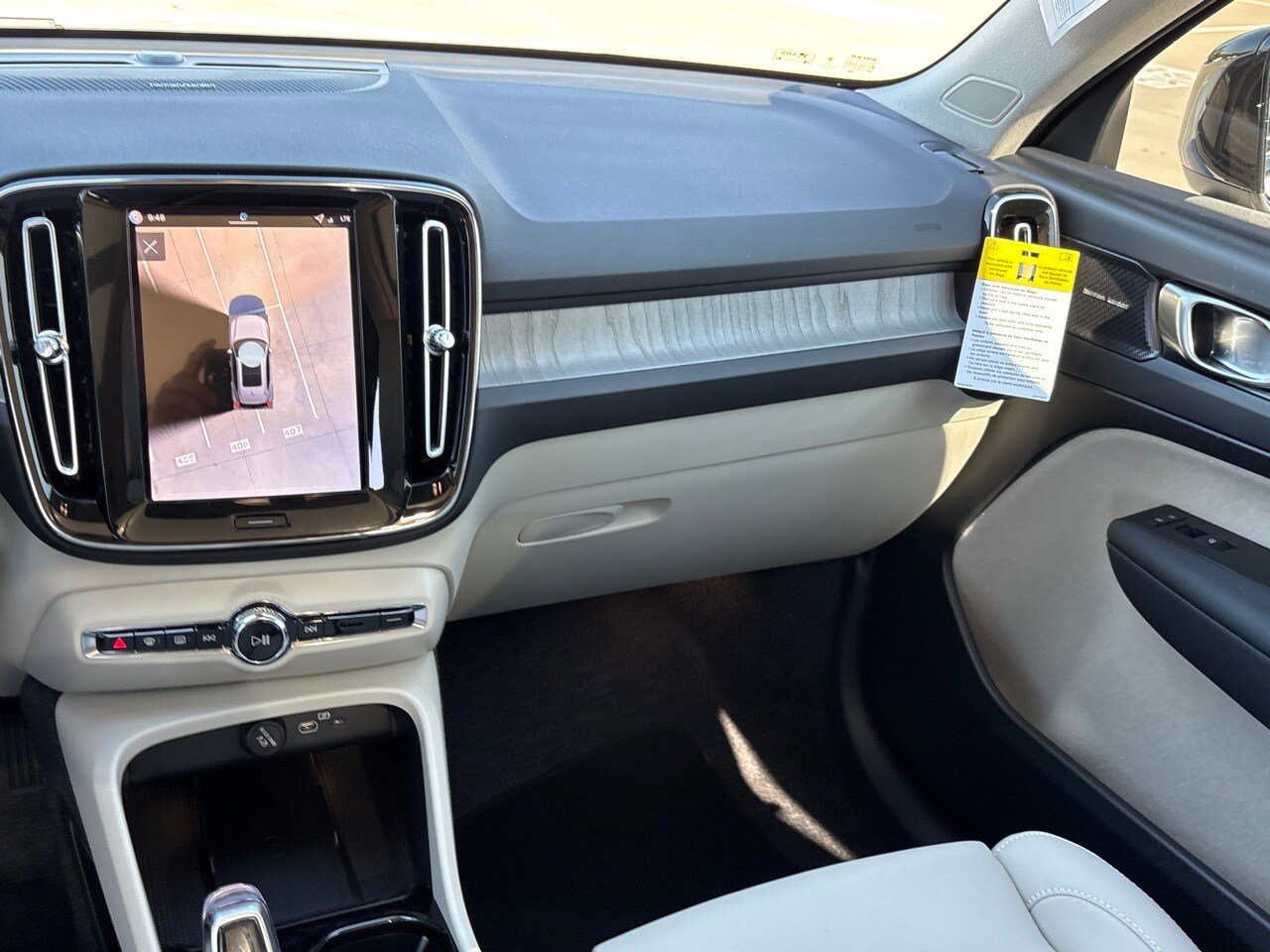 New 2026 Volvo XC40 B4 Plus w/ Protection Package Premier FWD image 12