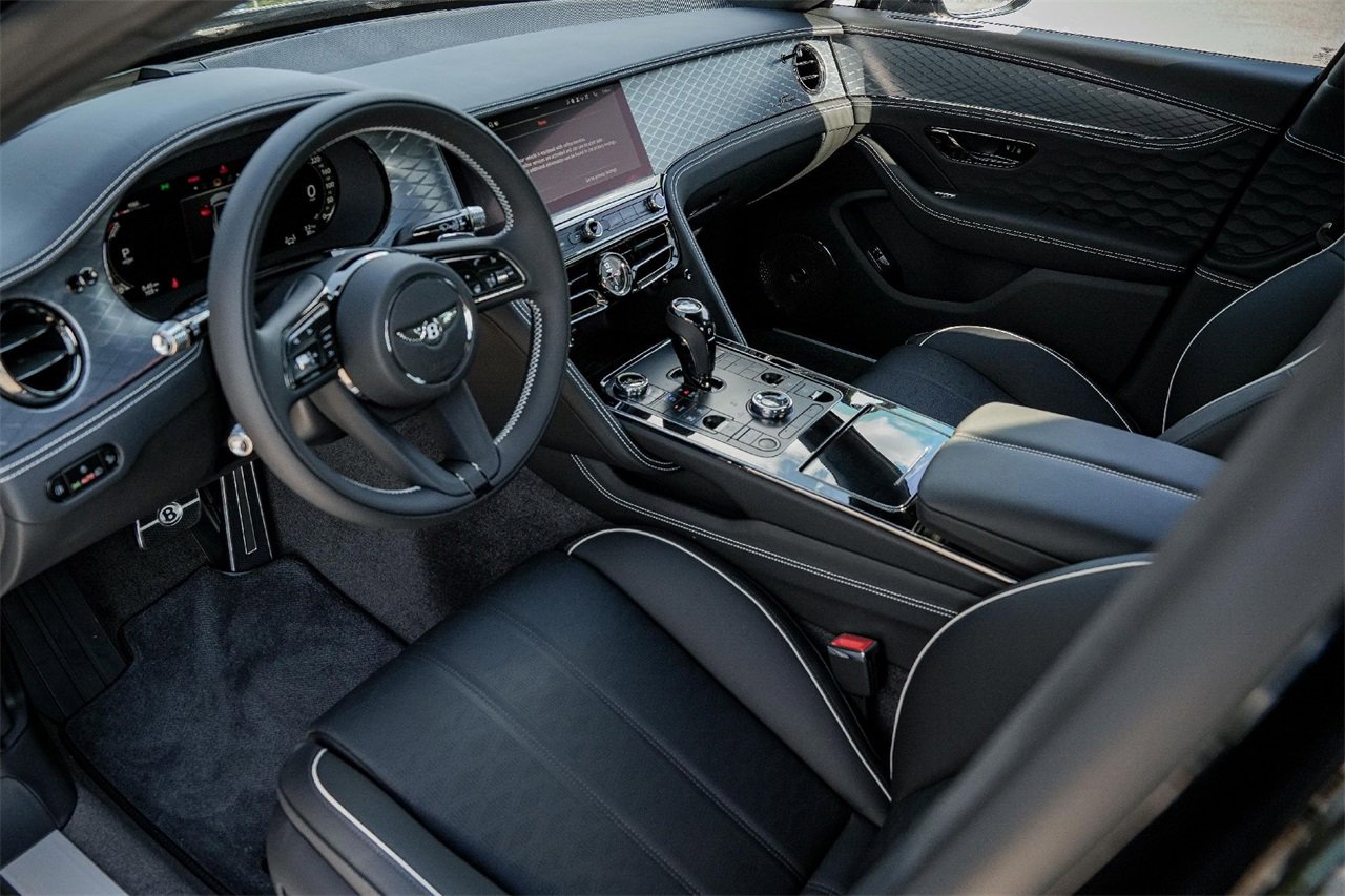 New 2025 Bentley Flying Spur Plug-In Hybrid image 18