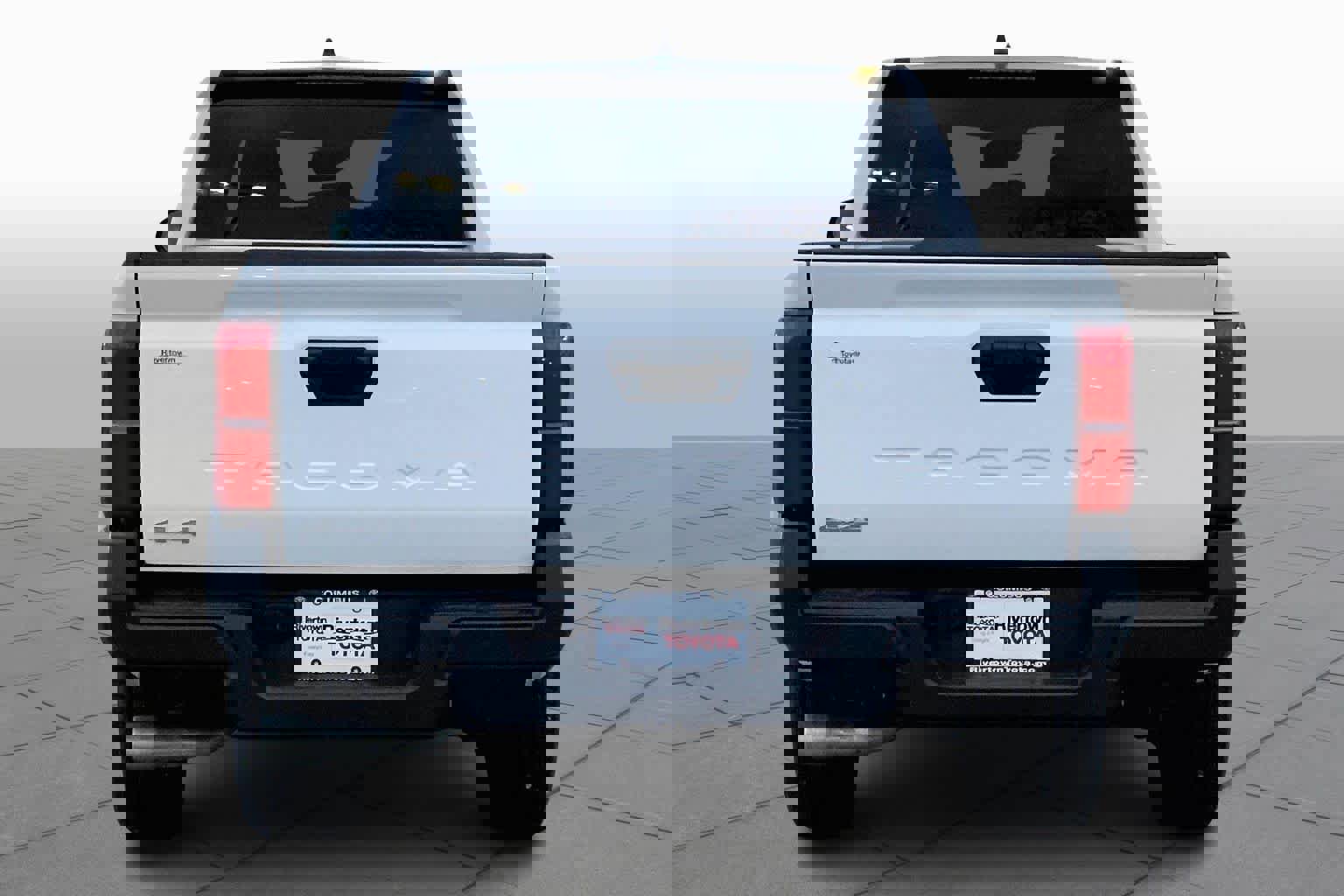 Used 2025 Toyota Tacoma SR image 4