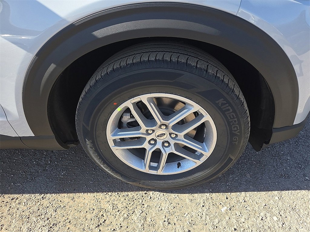 New 2026 Ford Explorer Active image 7