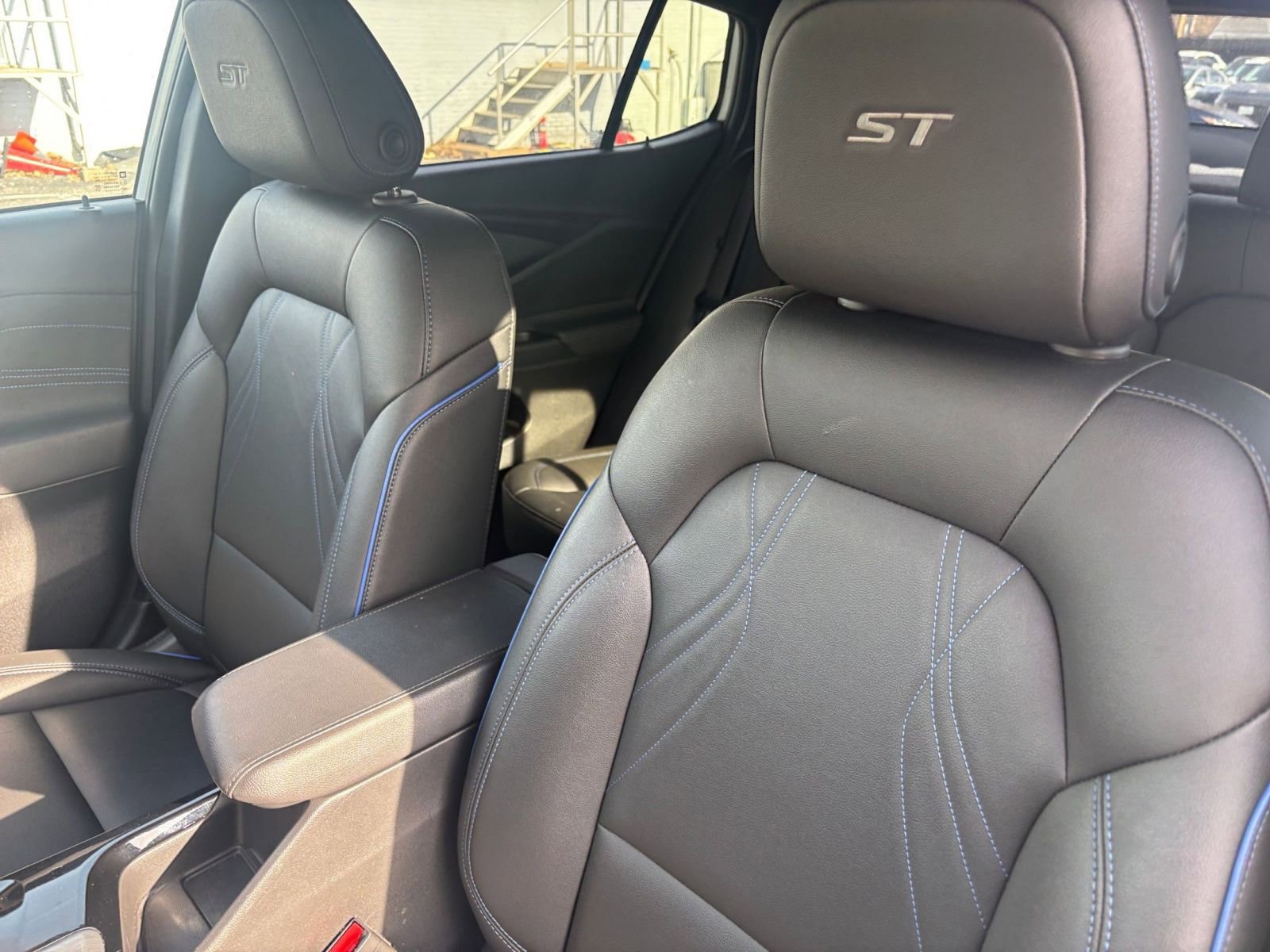 Used 2025 Buick Envista Sport Touring image 34