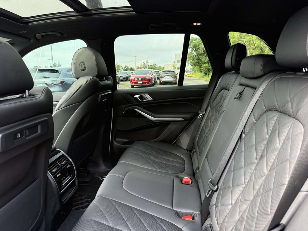 Used 2023 BMW X5 xDrive40i w/ Premium Package AWD/4WD image 17