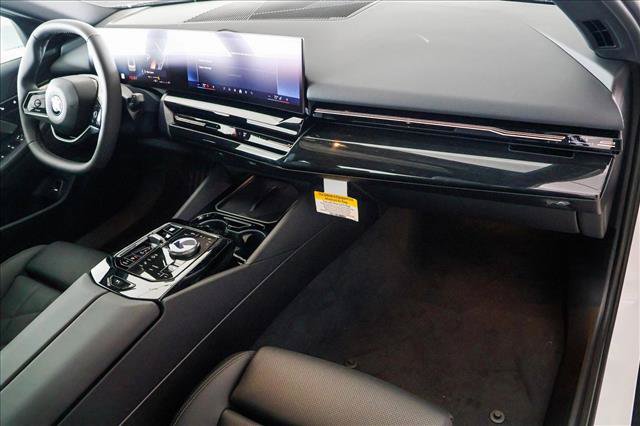 Certified 2025 BMW 530i xDrive AWD/4WD image 24