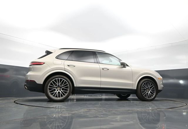 Used 2022 Porsche Cayenne Platinum Edition AWD/4WD image 29